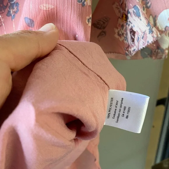 Beautiful blouse! - Picture 7 of 7